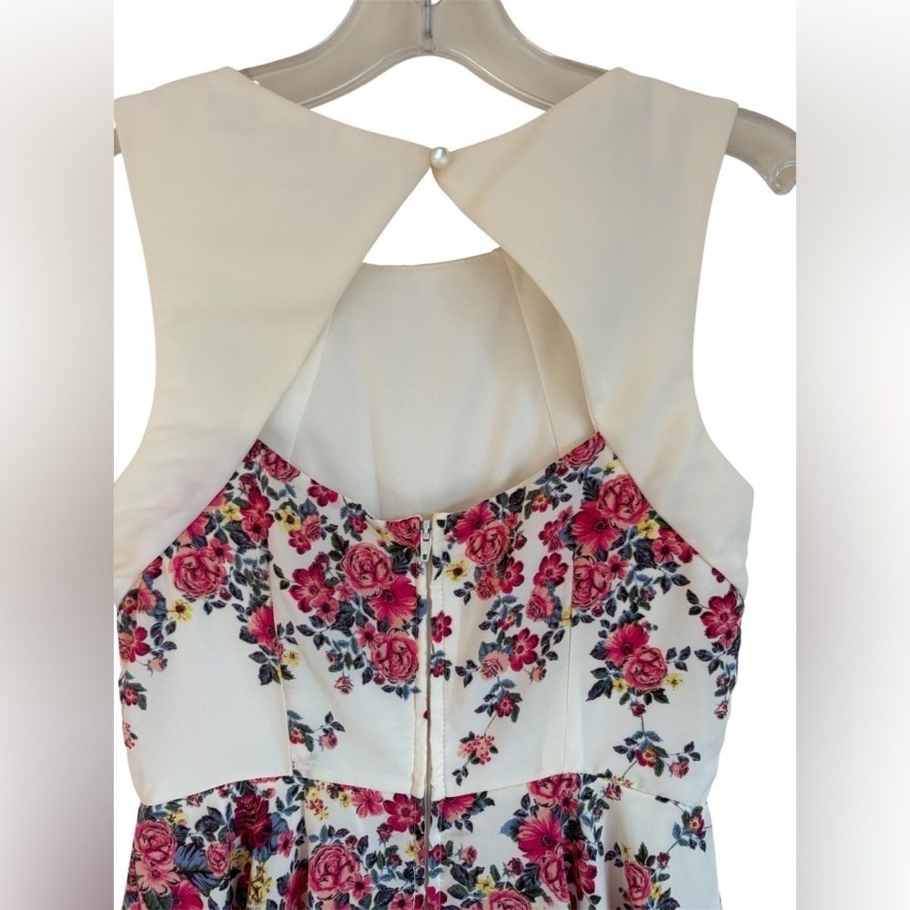 Teeze Me Sleeveless Floral Fit Flare Mini Dress Romantic Coquette Sz 1/2(XXS/XS) - Picture 4 of 9